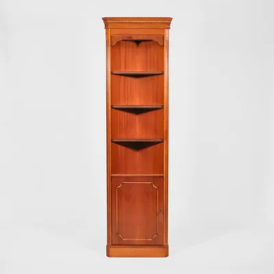 Yew Corner Cupboard – Englischer Eibe Eckschrank/Eckregal für platzsparende Einrichtung – Variabele Einlegeböden