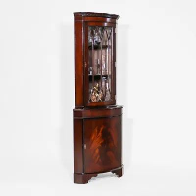 Englischer Mahagoni Vitrinenschrank – Eckvitrine aus Holz im klassischen Stil