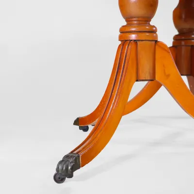 Ausziehbarer Regency Stil D-End Esstisch aus Eibe – 210 cm Länge, Platz für bis zu 8 Personen