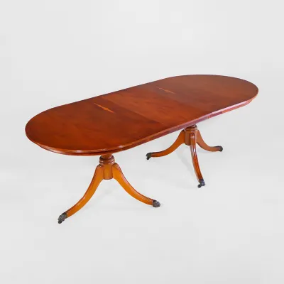 Ausziehbarer Regency Stil D-End Esstisch aus Eibe – 210 cm Länge, Platz für bis zu 8 Personen