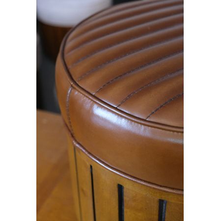 "Nautic" Hocker im maritimen Stil