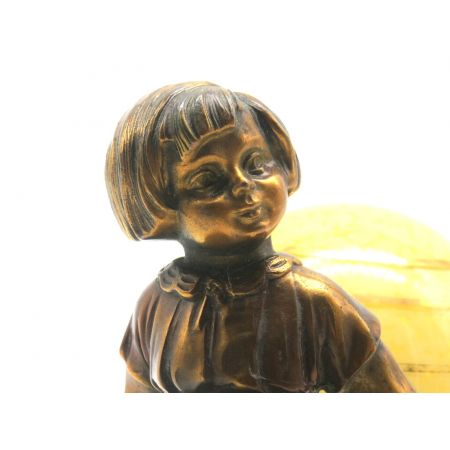 Figur Mädchen mit Kugellampe  Art Deco