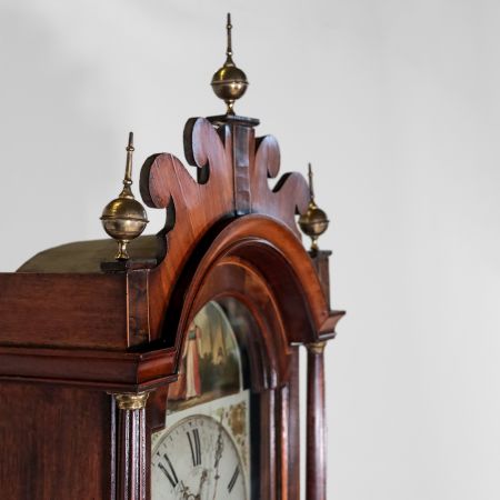 Viktorianische Pendeluhr aus edlem Mahagoni mit handgefertigtem Emaille-Ziffernblatt
