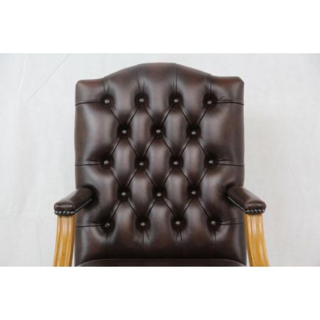 Chesterfield Stuhl "Gainsborough" mit Armlehnen in Birch Antique Tan - sofort lieferbar