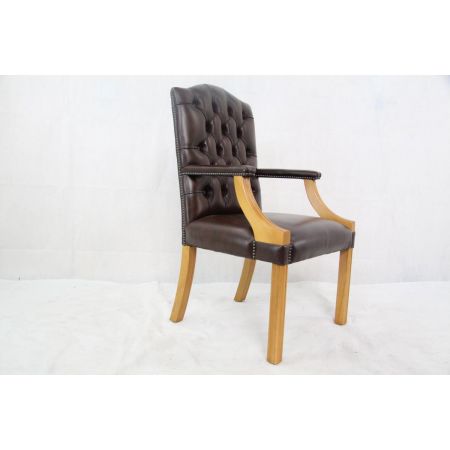 Chesterfield Stuhl "Gainsborough" mit Armlehnen in Birch Antique Tan - sofort lieferbar