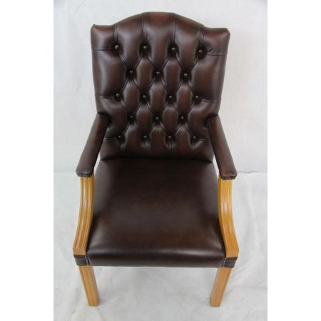 Chesterfield Stuhl "Gainsborough" mit Armlehnen in Birch Antique Tan - sofort lieferbar