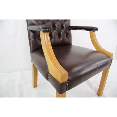 Chesterfield Stuhl "Gainsborough" mit Armlehnen in Birch Antique Tan - sofort lieferbar