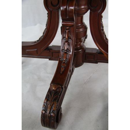 Wohnzimmertisch -  Salontisch   aus dem 19. jahrhundert Nussbaum