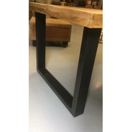 Esstisch aus feinem Massivholz mit U-Beinen aus Metall