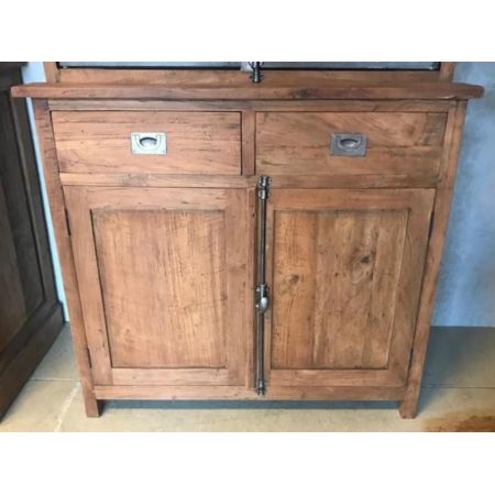 Schmaler Vitrinenschrank