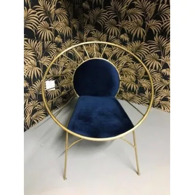 Art déco Stil Loungesessel Mariella, goldenes Metall mit Sitz aus Samt, blau