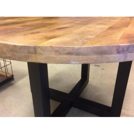 Runder Esstisch aus feinem Massivholz