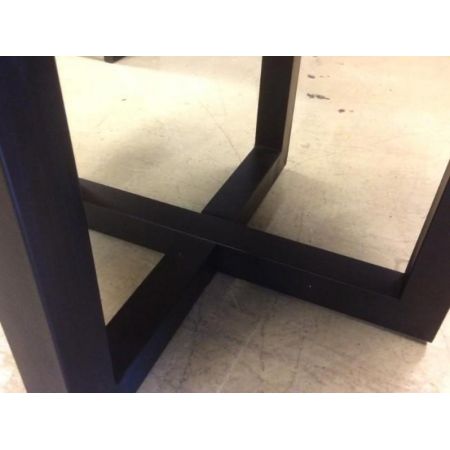 Runder Esstisch aus feinem Massivholz