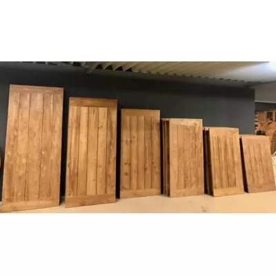 Massivholz Tisch Rex mit Tischbeinen in Blockform, ca. 120 cm
