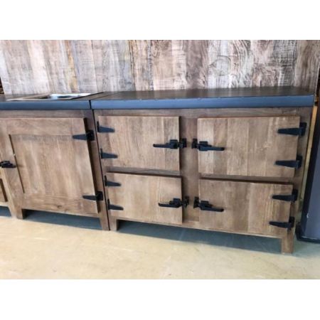 Industrielle Outdoor-Küche mit ländlichen Einflüssen