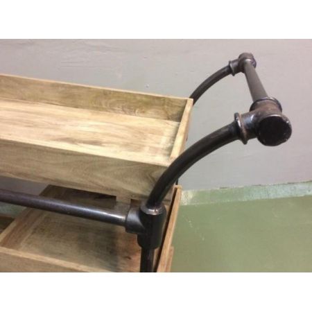 Service Rollwagen im antiken Design