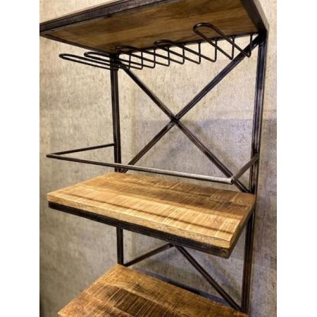 Industrielle Weinbar "Hennes" mit beleuchteten Scheinwerfern, silber