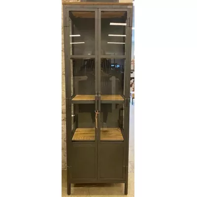 Hohe Vitrine im Industrial Style