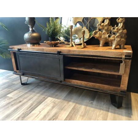 Stilvolles Sideboard mit schönen Hölzern