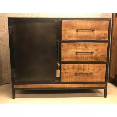 Kompaktes industrielles Sideboard