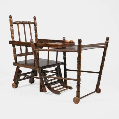 Antiker Kinderhochstuhl