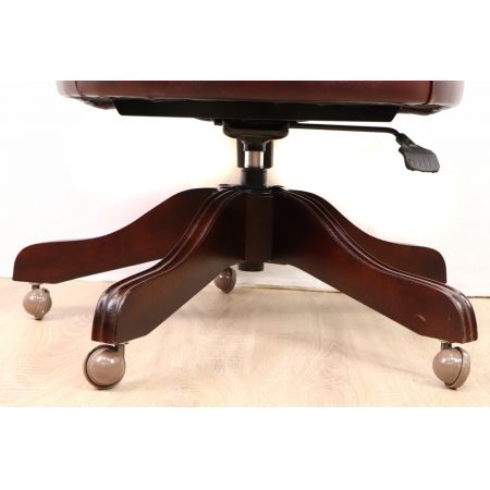 Chesterfield Drehstuhl "Sailchair" in Birch Antique Red