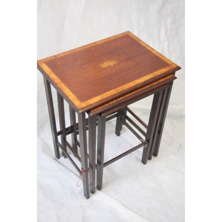 Tischsatz Nest of table Mahagoni edwardian 1890