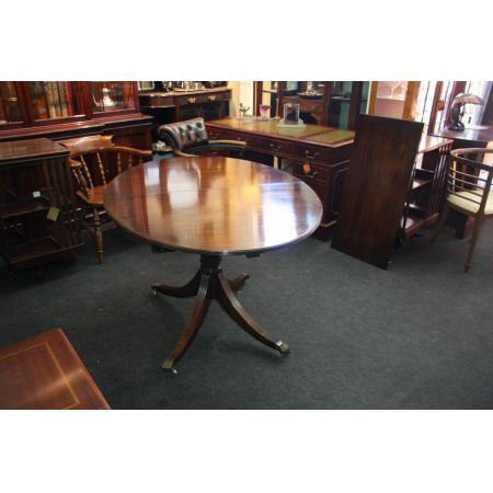 Esstisch Mahagoni Oval handpoliert