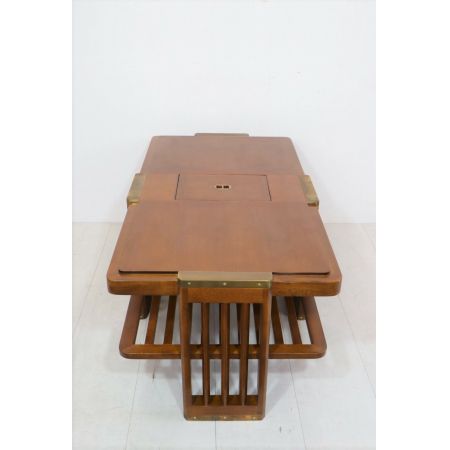 Art déco Stil Sofatisch mit Barfach, Massivholz u. Messingbeschläge