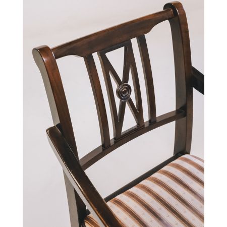 Englischer Esszimmerstuhl mit Armlehnen im Georgian Style, in Mahagoni - sofort lieferbar