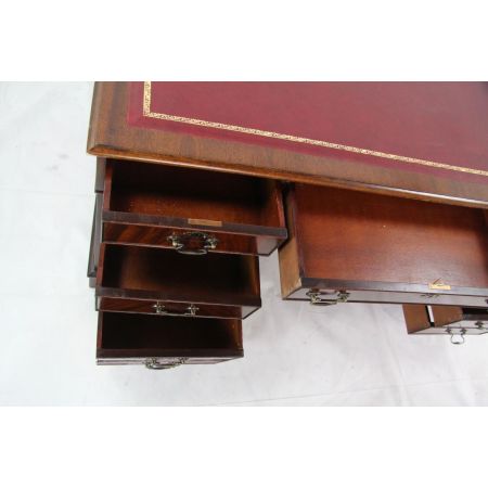 Schreibtisch Mahagoni aus England mit Lederfläche