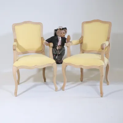 Französischer Louis XV Stil Sessel – gepolsterter Holzsessel mit Armlehnen