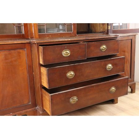 Massivholz Breakfront Bücherschrank mit Verglasung im Regency Stil der Zeit George des III.