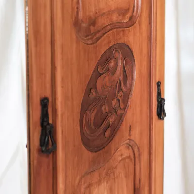Jugendstil Schrank – Antiker Kleiderschrank in Satin Nussbaum / Satin Walnut um 1890