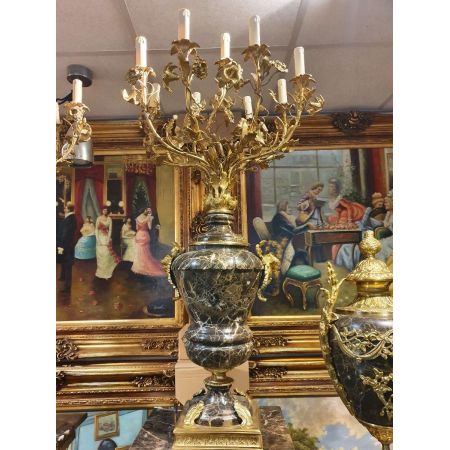 Morris Barock-Vasensäulen aus Marmor mit Bronze