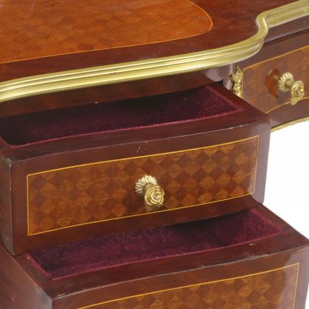 Morris Barock-Ladys Table mit Ornamenten in Gold