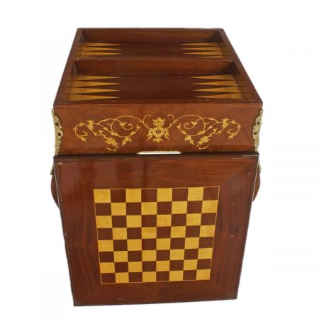 Morris kompakter Barock-Spieltisch