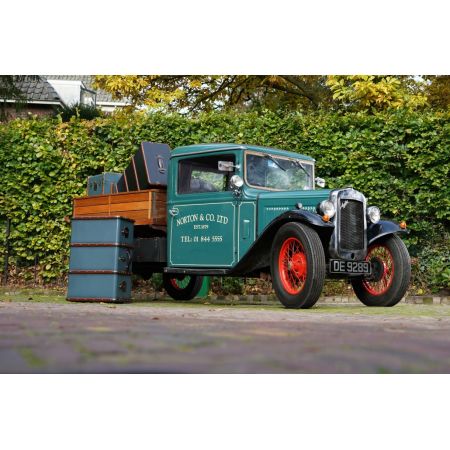 Authentic Models "Stateroom End Table" - kleiner Tisch im Stil eines Gepäckstückes MF079P