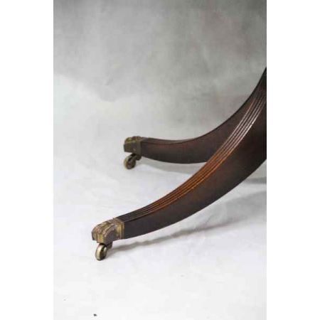 Esstisch Mahagoni Oval handpoliert