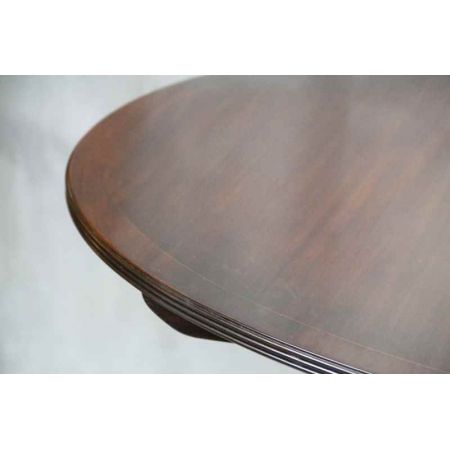 Esstisch Mahagoni Oval handpoliert