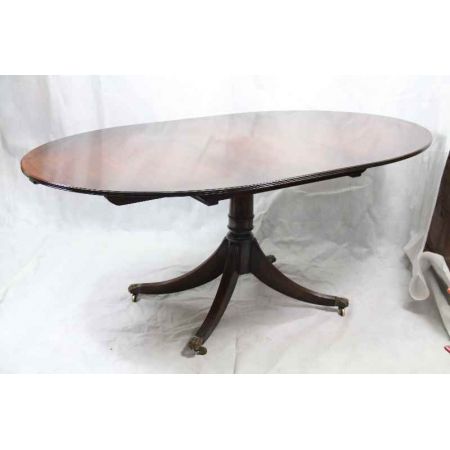 Esstisch Mahagoni Oval handpoliert