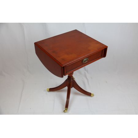 Eiben Lampentisch, occasional table, Beistelltisch, kleiner Tisch von Heldense