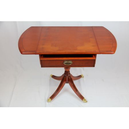 Eiben Lampentisch, occasional table, Beistelltisch, kleiner Tisch von Heldense