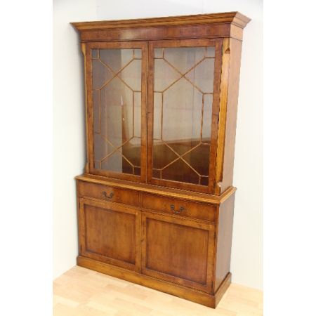 Bücherschrank Antik Regency Stil, Bookcase aus Eibenholz mit  Regency Verglasung