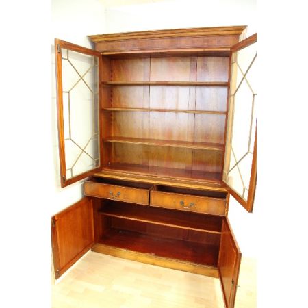 Bücherschrank Antik Regency Stil, Bookcase aus Eibenholz mit  Regency Verglasung