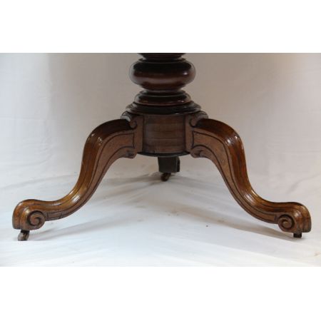 Esstisch/ Tripodtable aus Massivholz Mahagoni im viktorian Stil