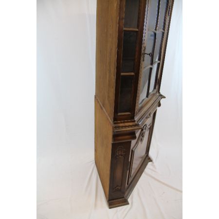 Vitrinen-Eckschrank Victorian mit Holzaplikationen
