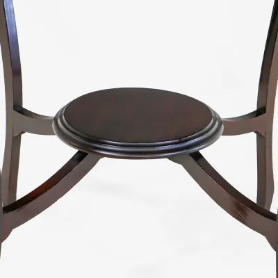 Massiver Mahagonitisch mit Platte in Blattform aus England