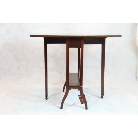 Sutherland Sofatisch "Edwardian Shell"