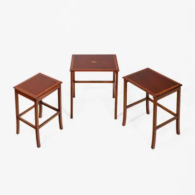 3 Mahagoni Beistelltische